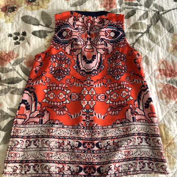 Sleeveless Tunic-style Blouse - Size S - Picture 2 of 6